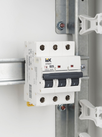 IEK ARMAT Автоматический выключатель M06N 3P D 25А